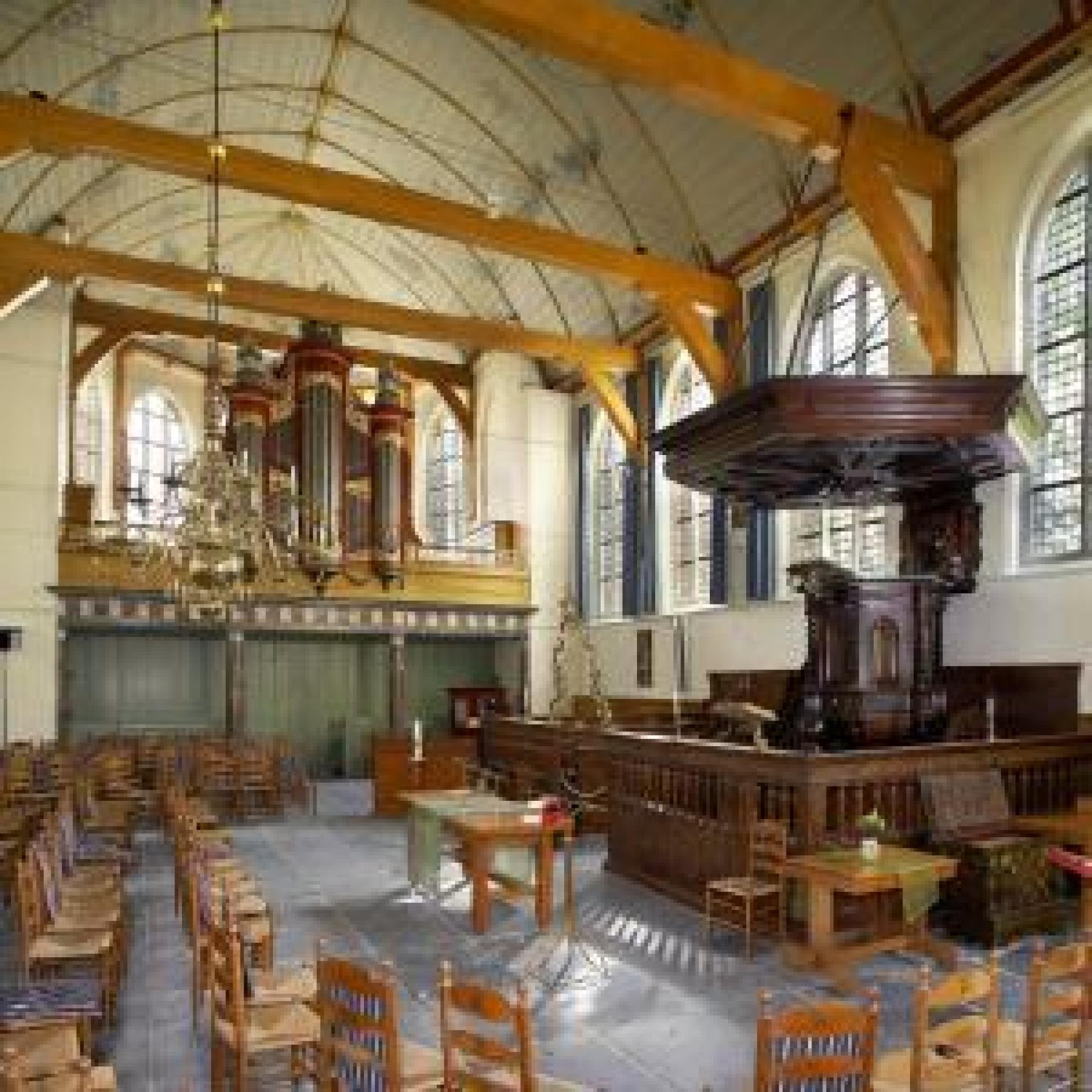 Foto binnenkant Broeder Kerk Broek